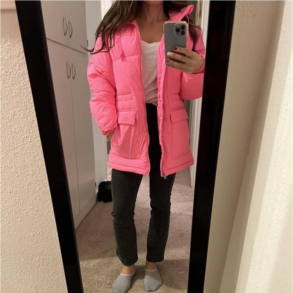 Women's Puffer Jacket - Universal Thread™
Pink XL new - Picture 4 of 6
